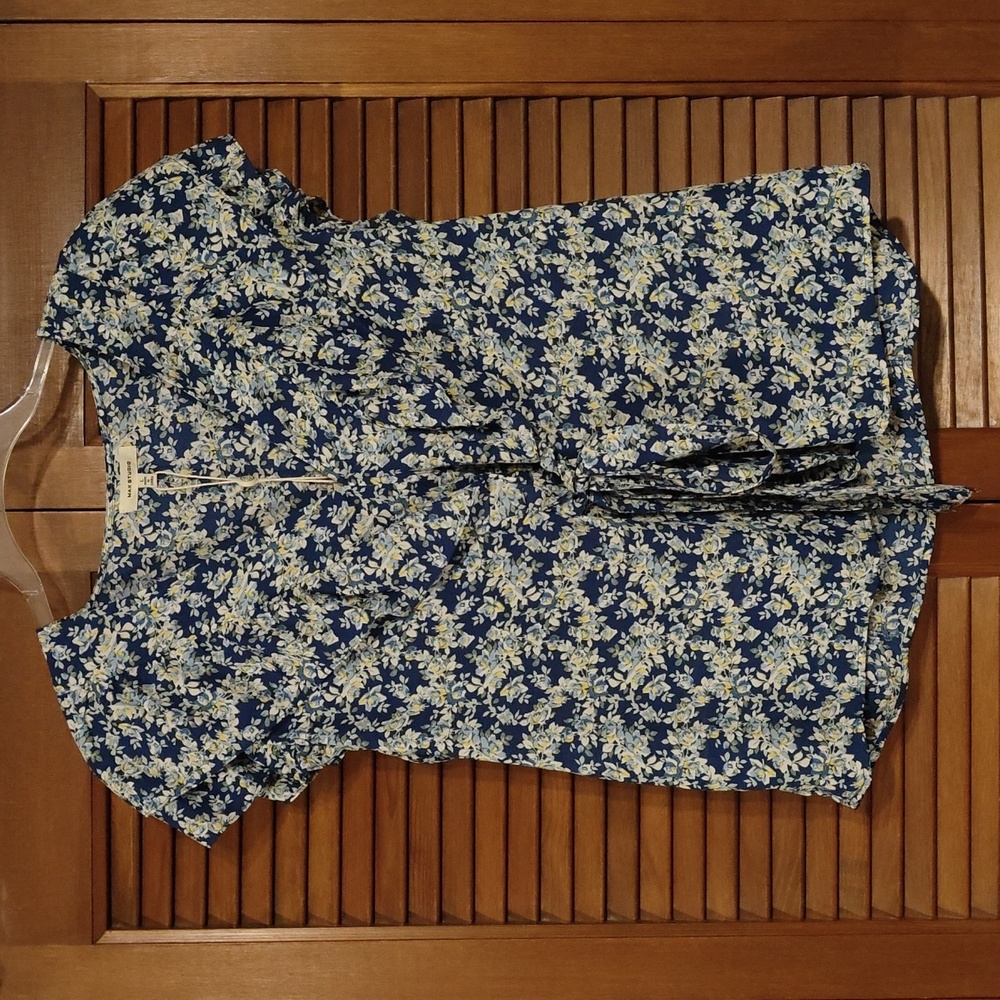NWT Max Studio floral blouse